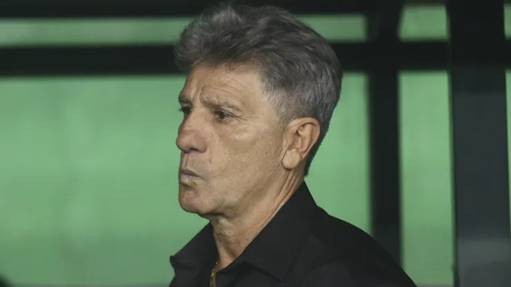 Renato Portaluppi, técnico do Grêmio, durante partida contra o Corinthians, no estádio Couto Pereira, pela Copa do Brasil.