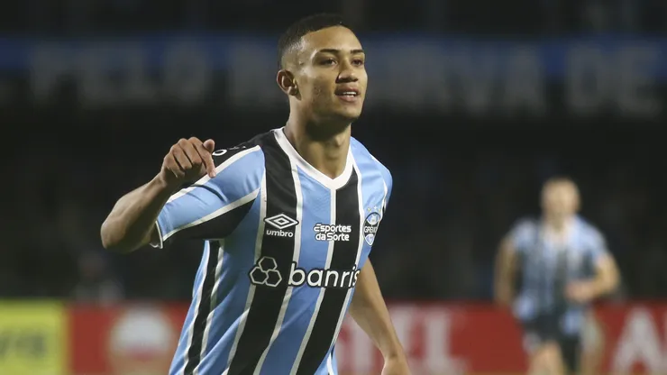 Gustavo Nunes é uma das joias do Grêmio - Foto: Gabriel Rosa Machado/AGIF