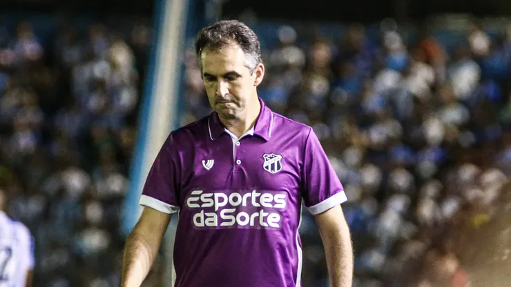Léo Condé, técnico do Ceará, durante partida contra o Paysandu no Estádio da Curuzu, pelo Campeonato Brasileiro da Série B.