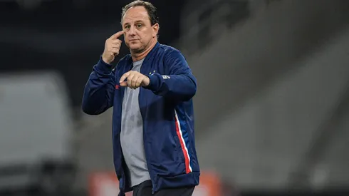 Rogério Ceni durante confronto contra o Botafogo na Copa do Brasil de 2024.