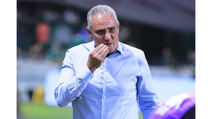Tite durante confronto contra o Palmeiras na Copa do Brasil de 2024. Foto: Ettore Chiereguini/AGIF