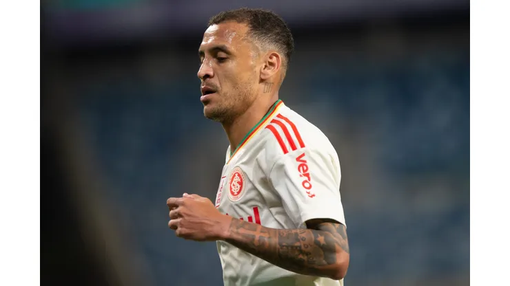 Alan Patrick durante confronto contra o Cuiabá no Brasileirão de 2022.