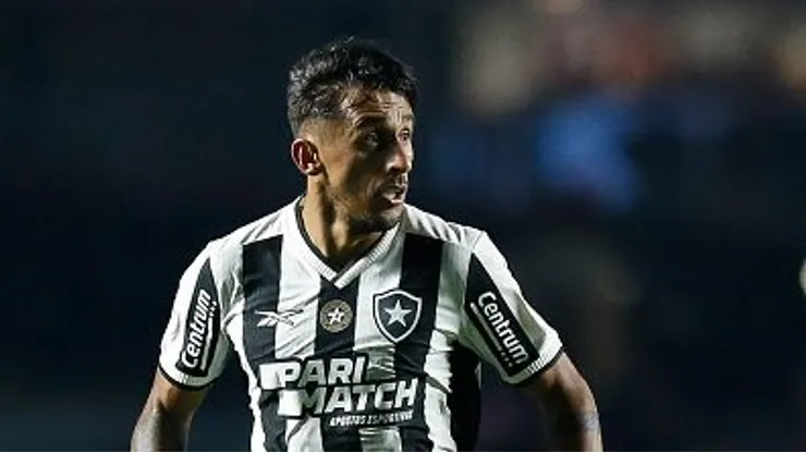 Damián Suárez atuando no Botafogo