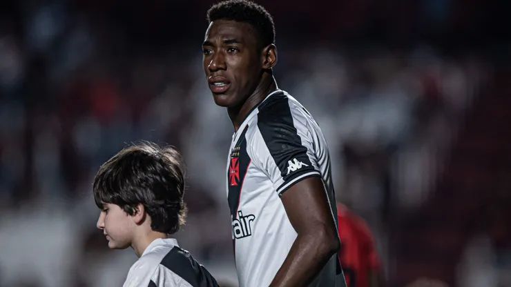 Leo Pele jogador do Vasco durante partida contra o Atletico-GO no estadio Antonio Accioly pelo campeonato Copa Do Brasil 2024.