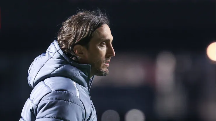 Luis Zubeldia técnico do São Paulo durante partida contra o Goiás no estadio Morumbi pelo campeonato Copa Do Brasil 2024.