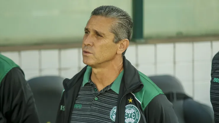 Jorginho tecnico do Coritiba, no Couto Pereira.