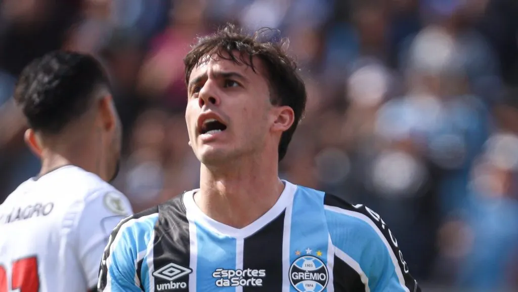 Carballo vira assunto - Foto: Maxi Franzoi/AGIF.