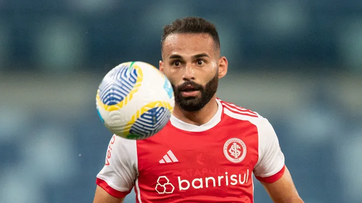 Thiago Maia jogador do Internacional durante partida contra o Cuiaba no estadio Arena Pantanal pelo campeonato Brasileiro A 2024.