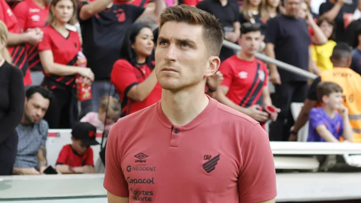 Martín Varani, técnico do Athletico-PR, durante partida contra o Gremio, na Ligga Arena, pelo Campeonato Brasileiro.
