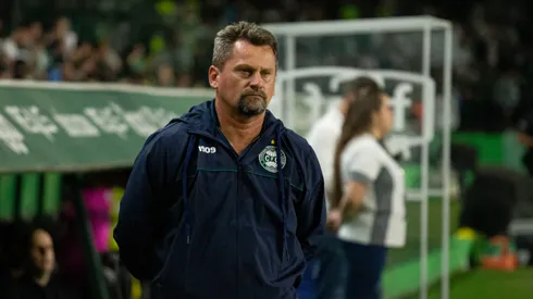 Fábio Matias durante confronto contra o América-MG na Série B 2024.