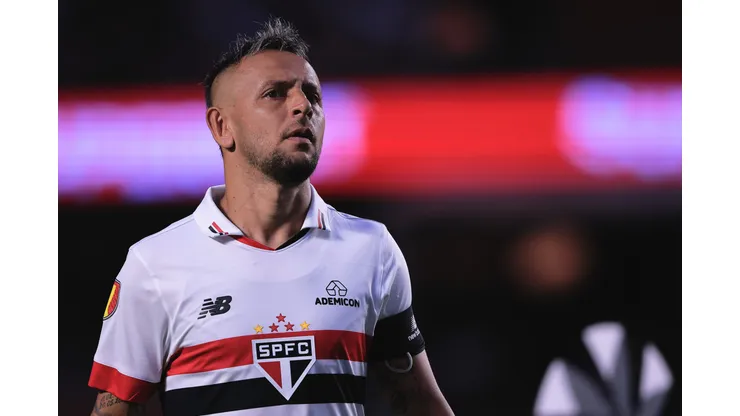 Rafinha durante confronto contra o Novorizontino no Campeonato Paulista de 2024.