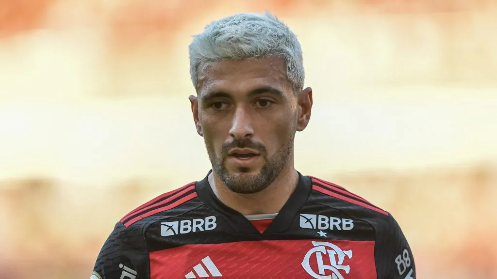 Arrascaeta entra na mira de clube argentino (Imagem: Thiago Ribeiro/AGIF)