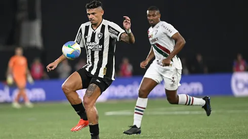 Tiquinho Soares em ação pelo Botafogo (Palpite Atlético Goianiense x Botafogo)