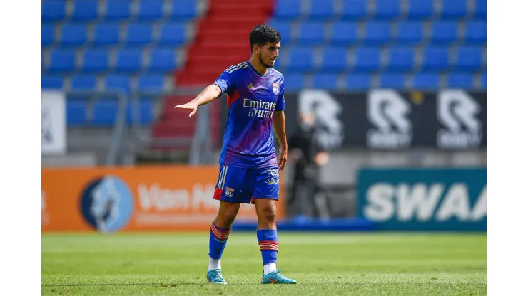 Foto: Damien Gomez/Lyon - El Arouch durante partida pelo Lyon.