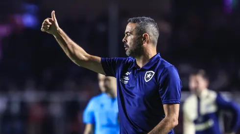 Artur Jorge ganha mais uma opção no meio-campo – Foto: Marcello Zambrana/AGIF