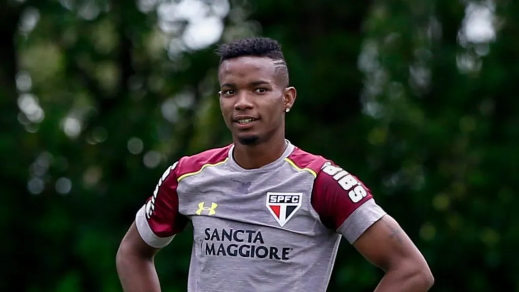 São Paulo ainda tenta Thiago Mendes - Foto: Marcello Zambrana/AGIF.