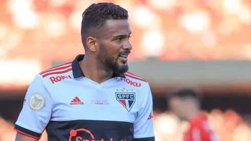 Reinaldo jogador do Sao Paulo durante partida contra o Bragantino no estadio Morumbi pelo campeonato Brasileiro A 2022. Ex-Tricolor vive momento complicado na carreira