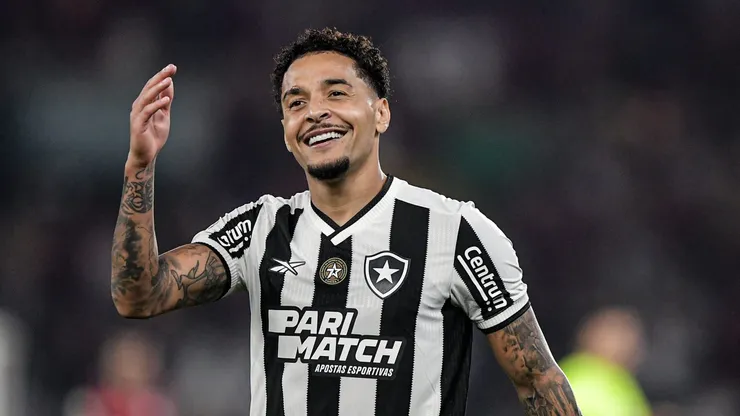Gregore, jogador do Botafogo, durante partida contra o Flamengo, pelo Campeonato Brasileiro.
