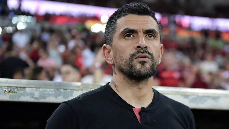 Lucho González, técnico do Athletico-PR, durante partida contra o Flamengo no Maracanã, pelo Campeonato Brasileiro.