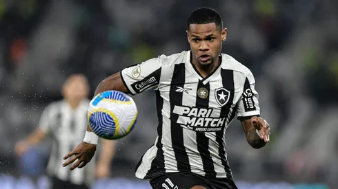 Junior Santos jogador do Botafogo durante partida contra o Palmeiras no estadio Engenhao pelo campeonato Brasileiro A 2024.