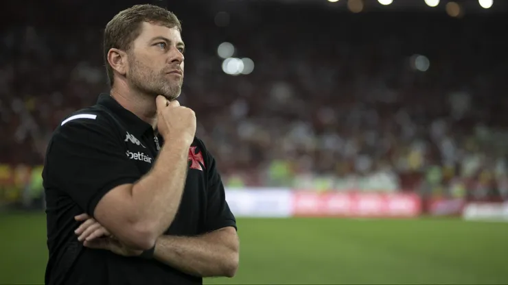 Rafael Paiva durante confronto contra o Flamengo no Campeonato Brasileiro de 2024.