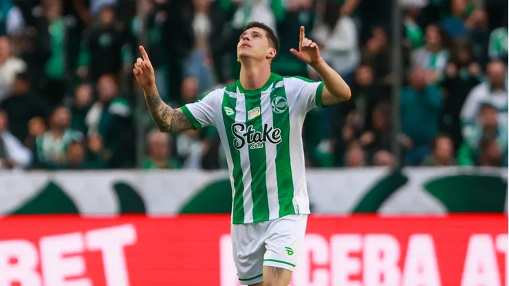 Ronaldo, jogador do Juventude, comemora seu gol durante partida contra o Fluminense pelo Campeonato Brasileiro A 2024.