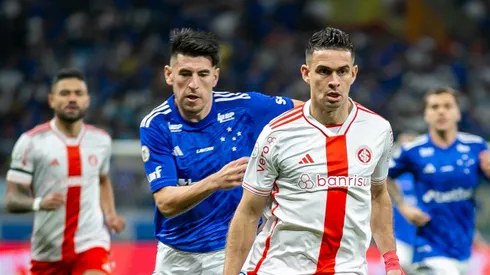 Borre jogador do Internacional durante partida contra o Cruzeiro no estadio Mineirao pelo campeonato Brasileiro A 2024.