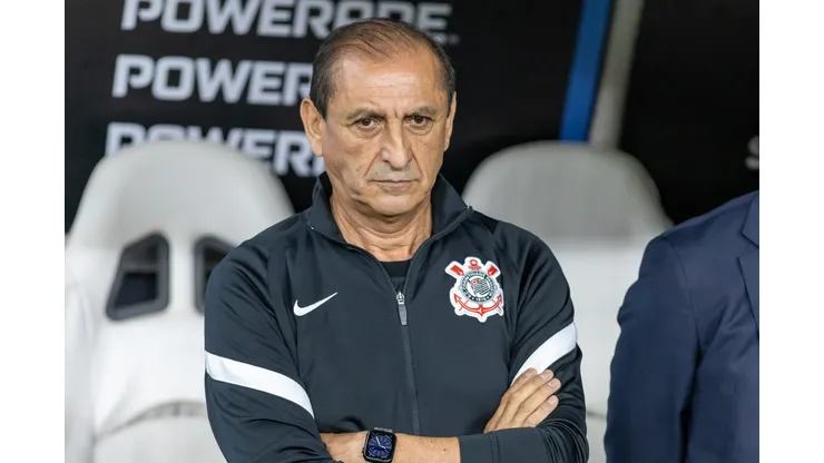 Ramón Díaz durante confronto contra o Fortaleza na Sul-Americana 2024.