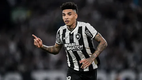 Igor Jesus jogador do Botafogo comemora seu gol durante partida contra o Fortaleza no estádio Engenhão pelo campeonato Brasileiro A 2024. Foto: Thiago Ribeiro/AGIF