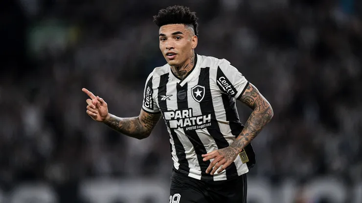Igor Jesus jogador do Botafogo comemora seu gol durante partida contra o Fortaleza no estádio Engenhão pelo campeonato Brasileiro A 2024. Foto: Thiago Ribeiro/AGIF