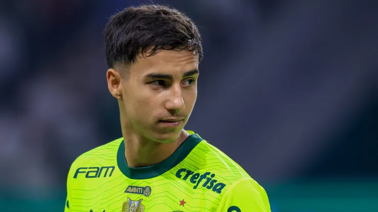 Vitor Reis jogador do Palmeiras durante partida contra o Bahia no estadio Arena Allianz Parque pelo campeonato Brasileiro A 2024.