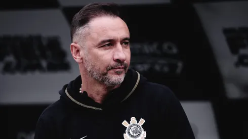 Vitor Pereira surpreende e fala sobre passagem no futebol brasileiro. (Foto: Ettore Chiereguini/AGIF)