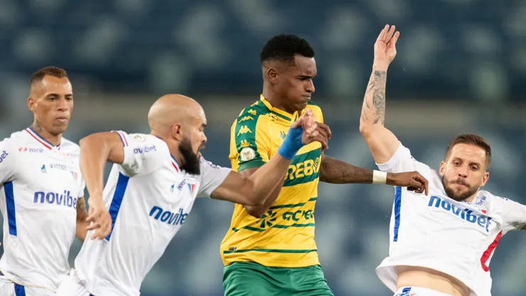 Matheus Alexandre jogador do Cuiabá durante partida contra o Fortaleza no estádio Arena Pantanal pelo campeonato Brasileiro A 2024. Foto: Gil Gomes/AGIF
