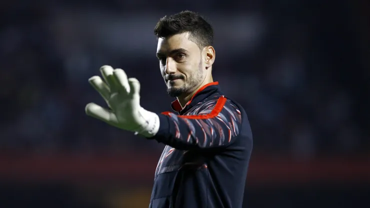 Rafael, goleiro do São Paulo, durante aquecimento antes da partida contra o Atletico-MG, no MorumBis, pela Copa do Brasil.
