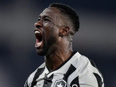 Notícia sobre Bastos ferve no Botafogo