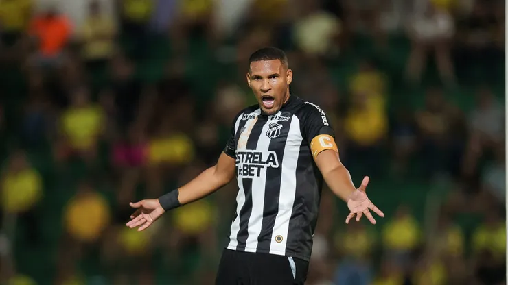 Matheus Felipe jogador do Ceara durante partida contra o Mirassol no estadio Jose Maria de Campos Maia pelo campeonato Brasileiro B 2024.