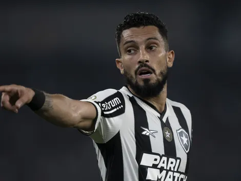 Artur Jorge toma decisão sobre Alex Telles no Botafogo para Libertadores