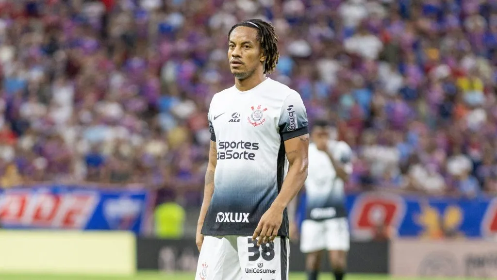 André Carrillo em ação com a camisa do Corinthians. Foto: Baggio Rodrigues/AGIF