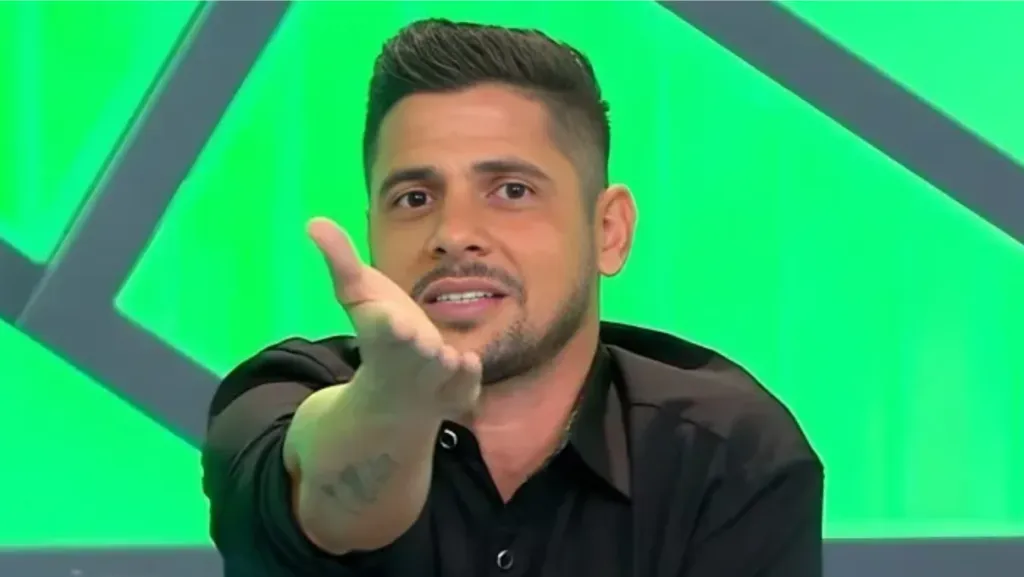Cicinho 