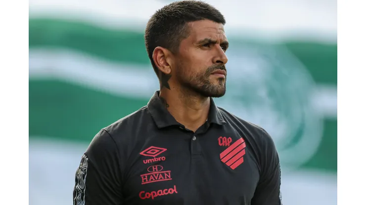 Lucho durante confronto contra o Coritiba no Campeonato Paranaense de 2022.