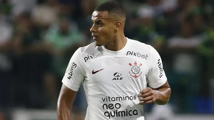 Murillo com a camisa do Corinthians em clássico contra o Palmeiras no Brasileirão de 2023.