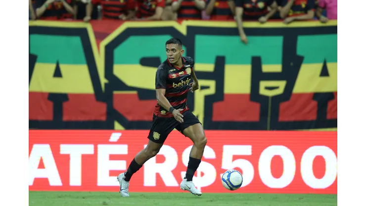 Igor Cariús durante confronto contra o Amazonas na Série B 2024.