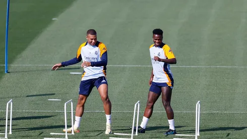 Mbappé e Vinicius Jr em treinamento do Real Madrid (Associated Press / Alamy Stock Photo)