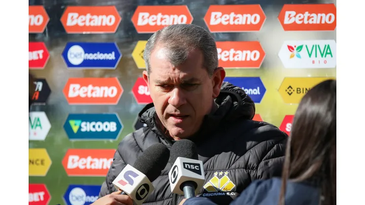 Tencati durante confronto contra o Grêmio no Campeonato Brasileiro de 2024.