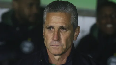 Jorginho, técnico do Coritiba, durante partida contra o Avaí no Couto Pereira, pelo Campeonato Brasileiro da Série B.