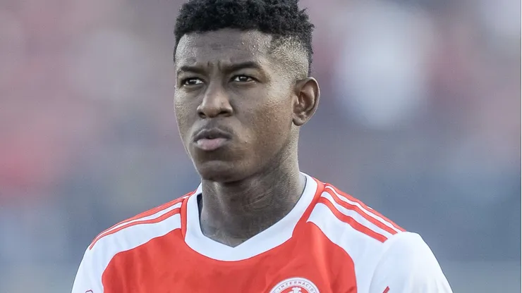 Vitão, jogador do Internacional