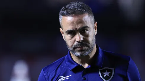 Artur Jorge técnico do Botafogo durante partida contra o São Paulo no estádio Morumbi pelo campeonato Brasileiro A 2024. Foto: Marcello Zambrana/AGIF