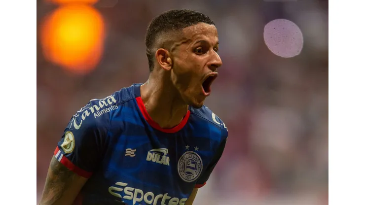 Luciano Juba durante confronto contra o Vitória no Brasileirão 2024.