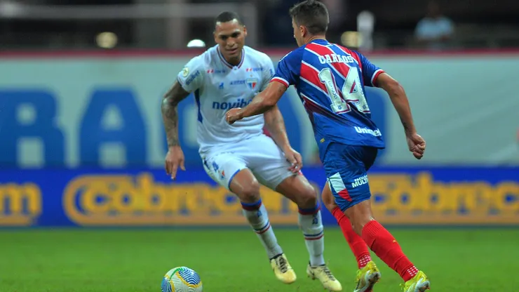 Carlos De Pena, jogador do Bahia durante partida contra o Fortaleza no estádio Arena Fonte Nova pelo campeonato Brasileiro A 2024. Foto: Walmir Cirne/AGIF