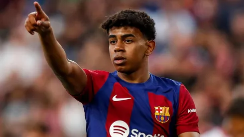 Yamal em campo pelo Barcelona (Associated Press / Alamy Stock Photo)